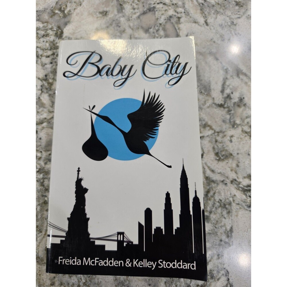 Baby City: An Inside Look into Labor & Delivery by McFadden 9781511910477